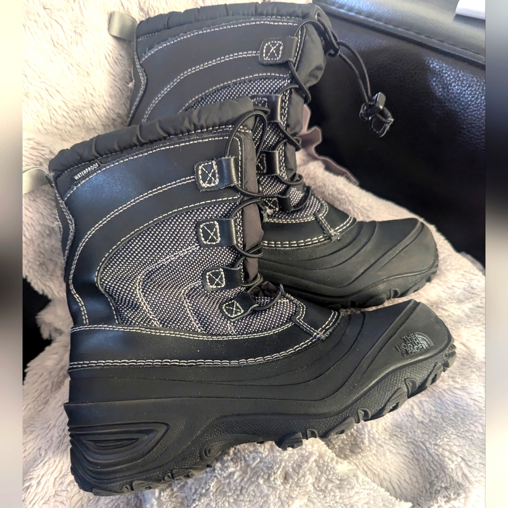 The North Face boys snow boot